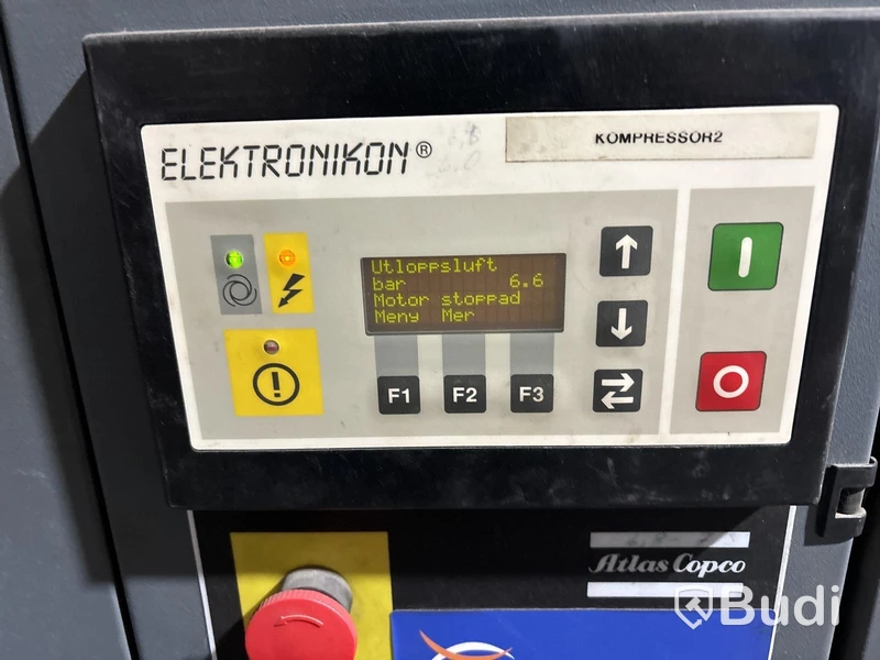 Skruvkompressor med dubbla tankar.