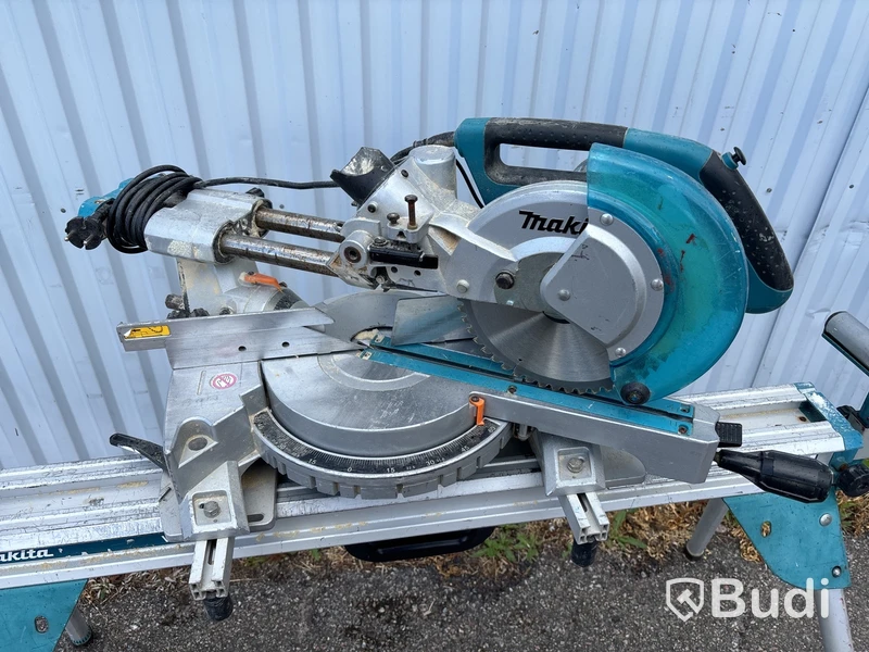 Kap- & gersåg Makita med stativ