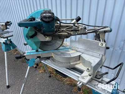 Kap- & gersåg Makita med stativ