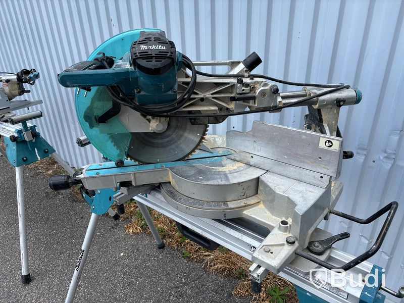 Kap- & gersåg Makita med stativ