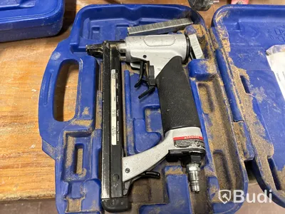 Kompressor & spikpistoler.