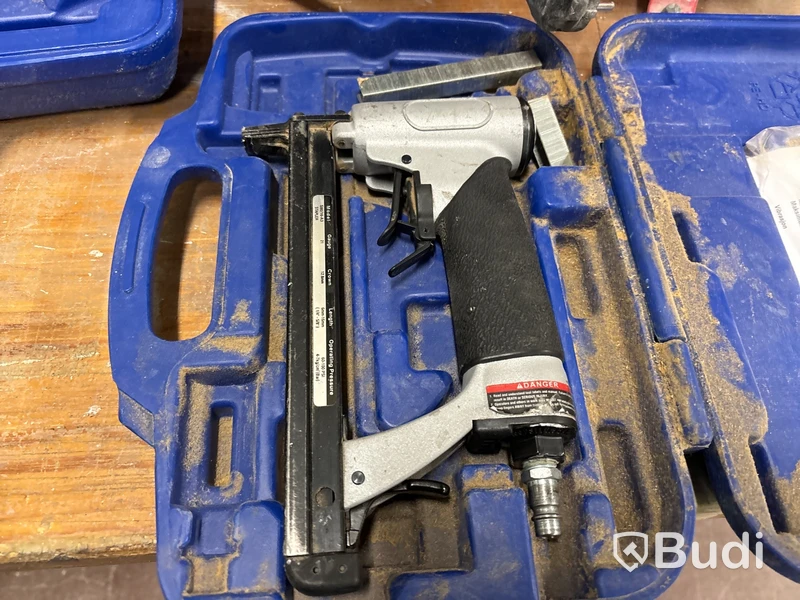 Kompressor & spikpistoler.