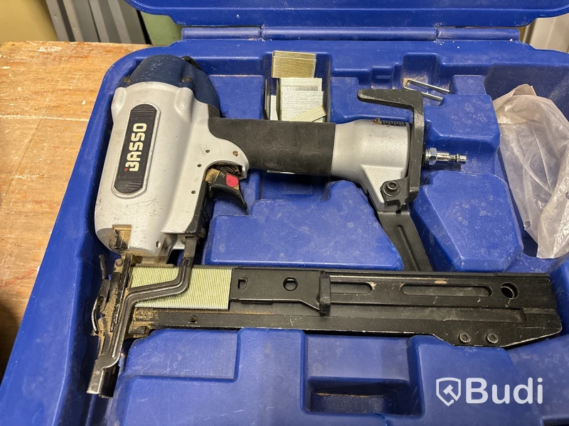 Kompressor & spikpistoler.