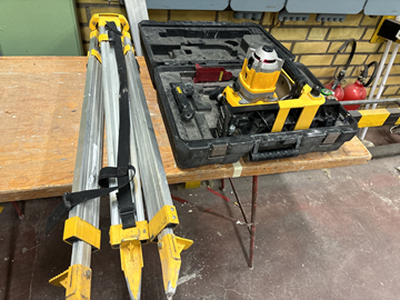Rotationslaser DeWalt med stativ