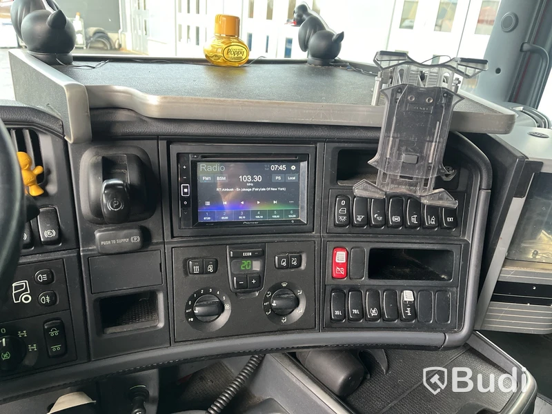 Lastväxlare Scania R520 V8 Tridem med laxå snabbfästen och plogutrustning  -2017