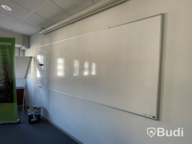 Whiteboard (Ca Mått 300 x120 cm)