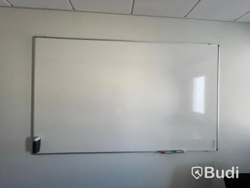Whiteboard (Ca Mått 200 x120 cm)