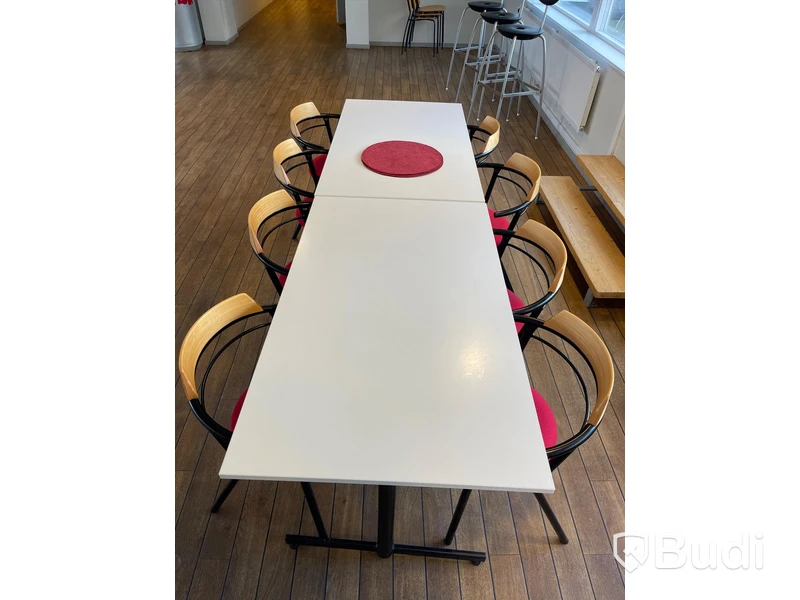 2st Bord och 8st stolar (Mått 160 x 70 cm/bord)