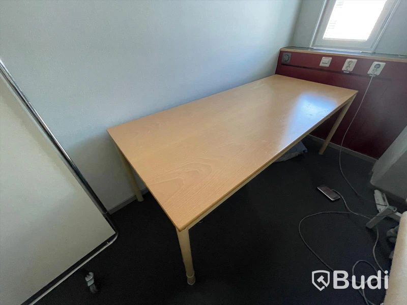 Bord (Mått 190 x 80 cm)