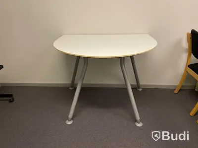 Bord (Mått 100 x 80 cm)