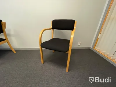 Bord och 4st stolar (Mått 120 x 80 cm)I