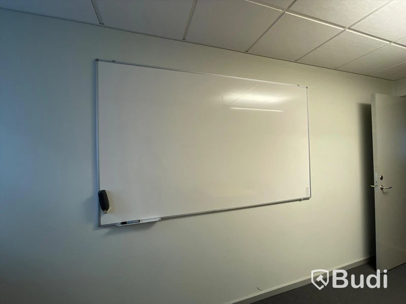 Whiteboard (Ca Mått 200 x120 cm)