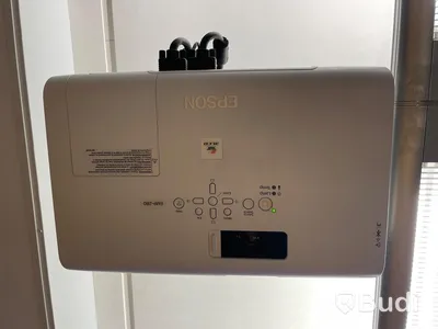 Projektor Epson EMP-280 och projektorduk (Mått 220 cm)