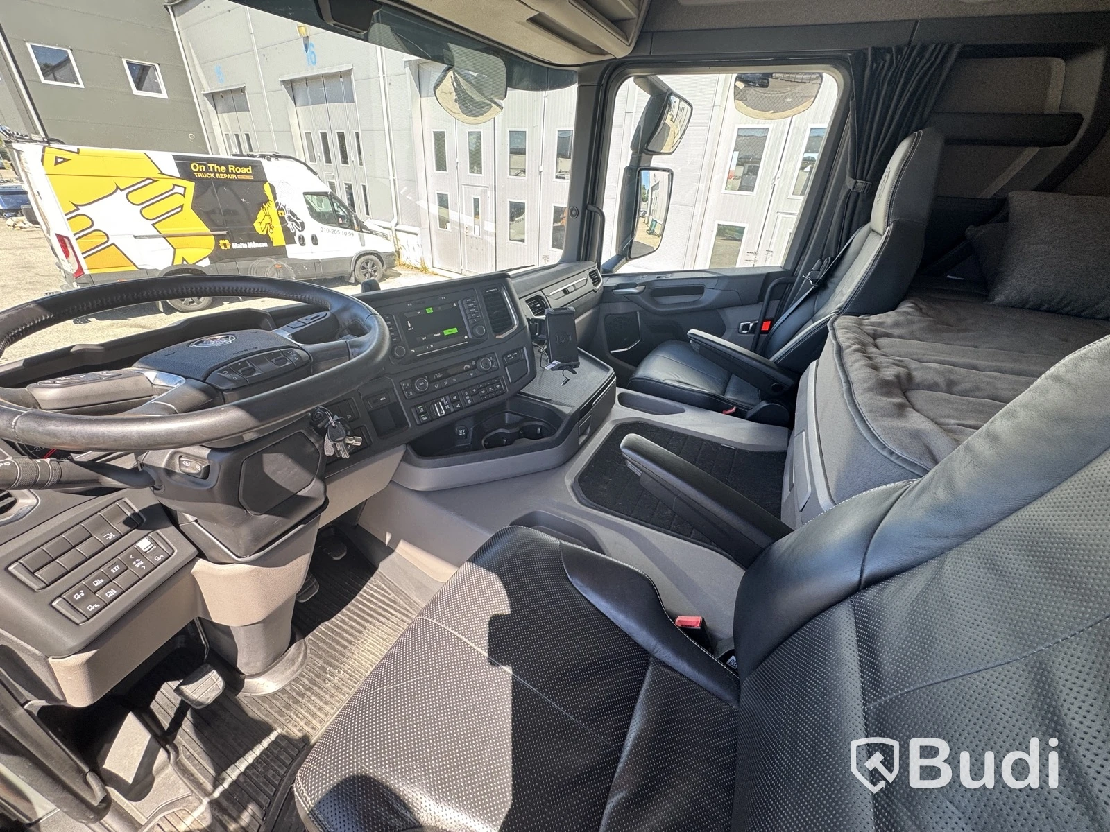 Scania G410 XT 4X4 HA Motorhome - 2021 | Xpedition Trucks