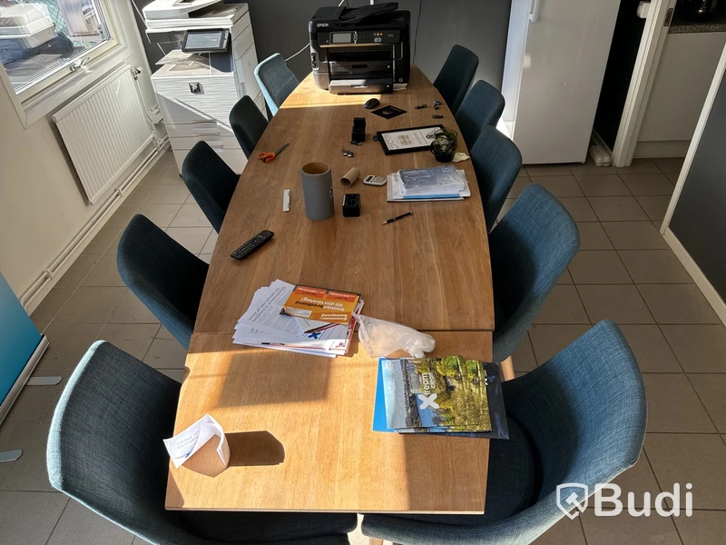 Konferensbord med 10 st. stolar