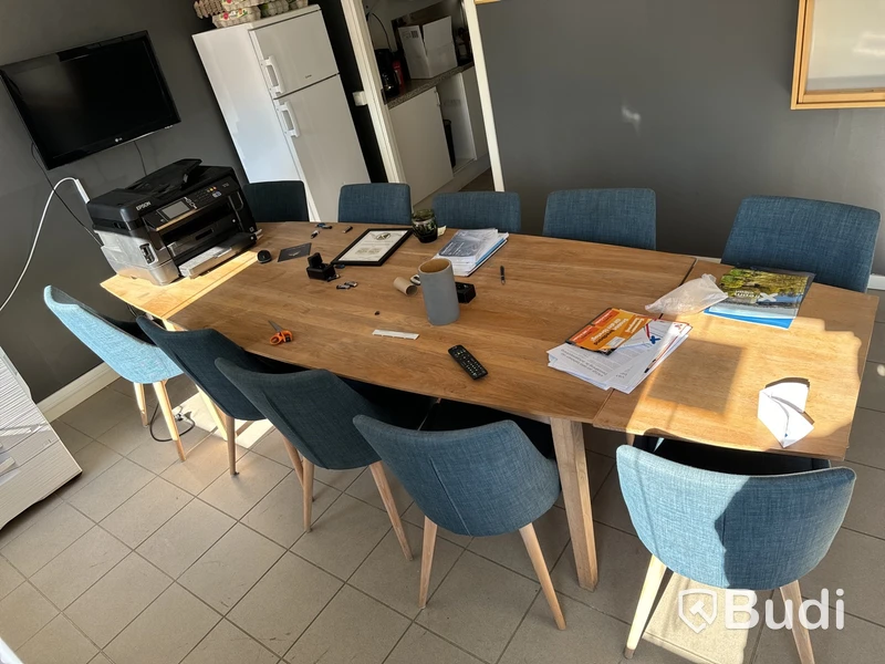Konferensbord med 10 st. stolar