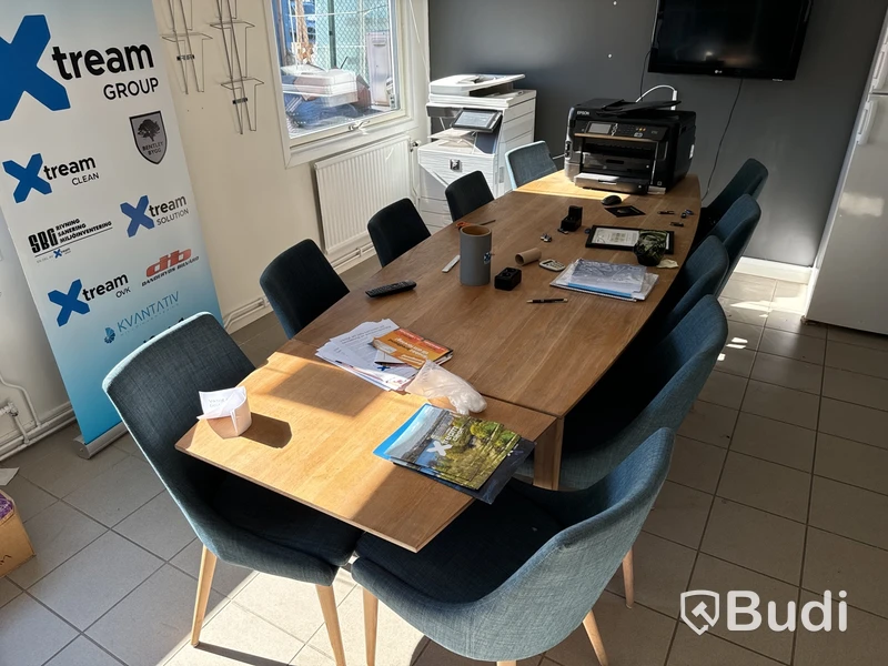 Konferensbord med 10 st. stolar