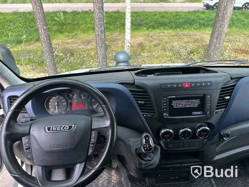 Iveco Daily - 2017 | Zepro Bakgavellyft | Sidodörr och Extraljus