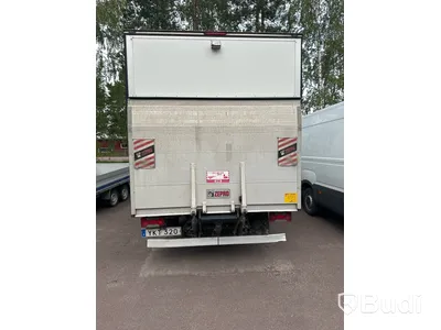 Iveco Daily - 2017 | Zepro Bakgavellyft | Sidodörr och Extraljus