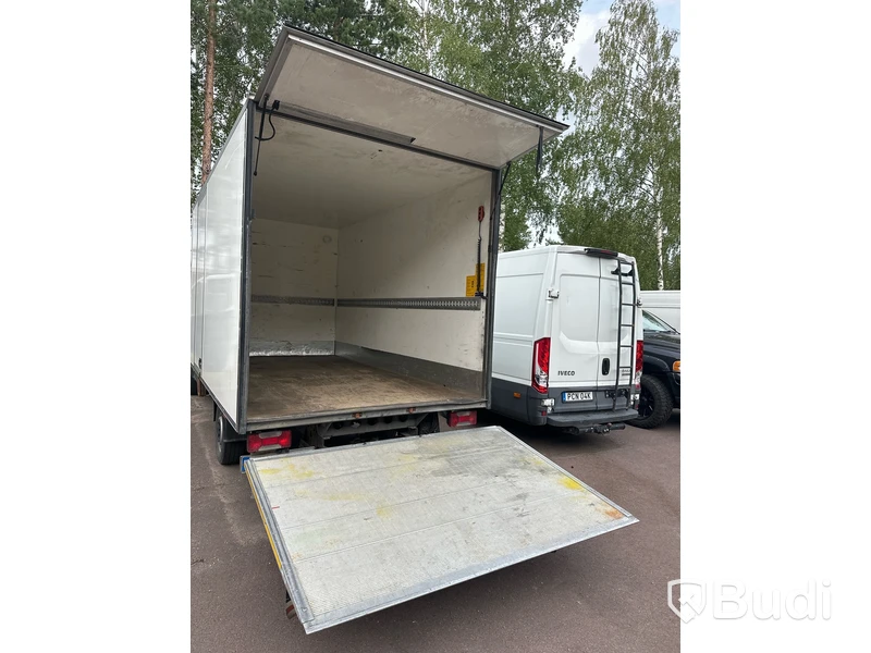 Iveco Daily - 2017 | Zepro Bakgavellyft | Sidodörr och Extraljus