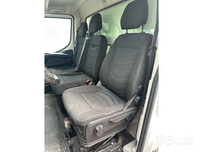 Iveco Daily - 2017 | Zepro Bakgavellyft | Sidodörr och Extraljus
