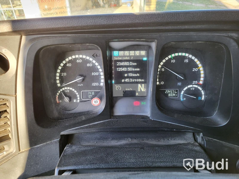 Betongbil MERCEDES BENZ 963 -2017