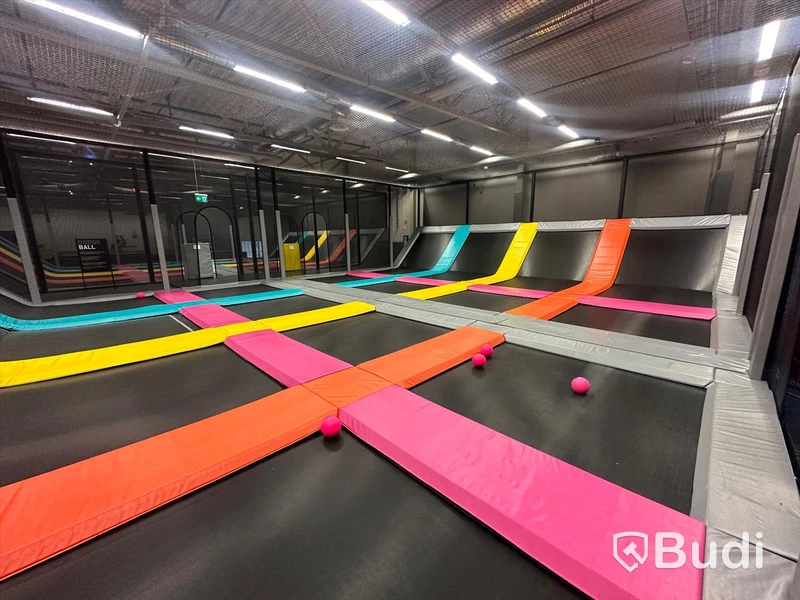 Dodgeball Area med totalt 16 st studsmattor - 32503