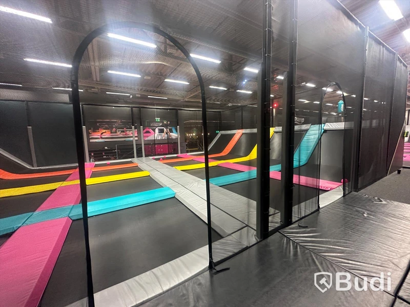 Dodgeball Area med totalt 16 st studsmattor - 32503