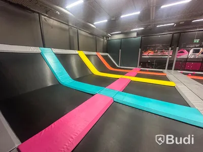 Dodgeball Area med totalt 16 st studsmattor - 32503