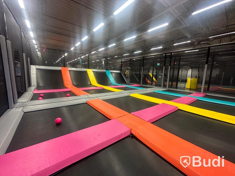 Dodgeball Area med totalt 16 st studsmattor - 32503