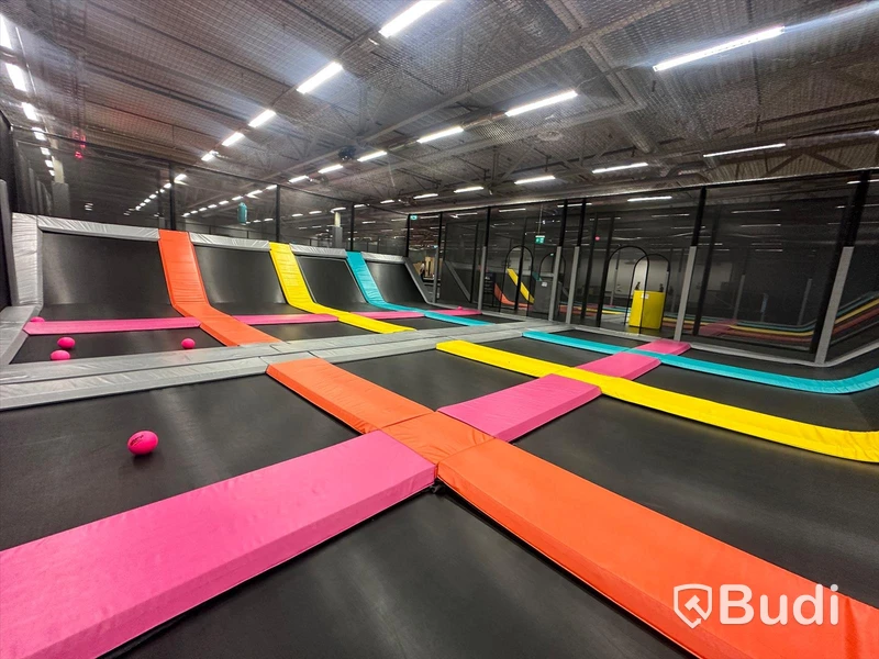 Dodgeball Area med totalt 16 st studsmattor - 32503