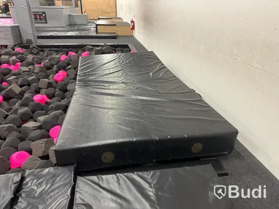 Foampit med 2 st studsmattor