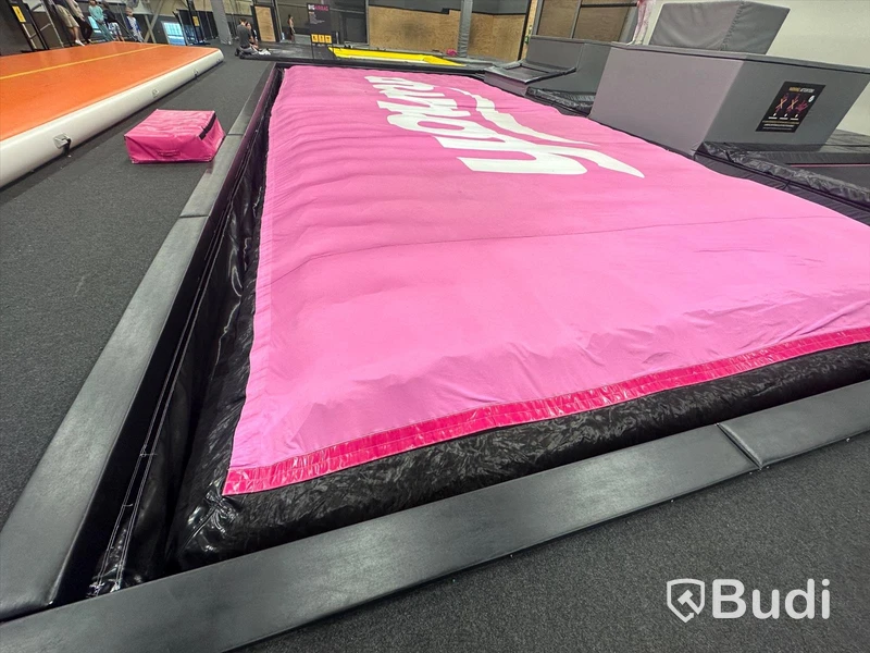 Big AirBag Arena
