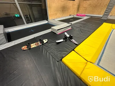 High Performance Arena, 5 st studsmattor