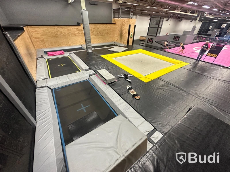 High Performance Arena, 5 st studsmattor
