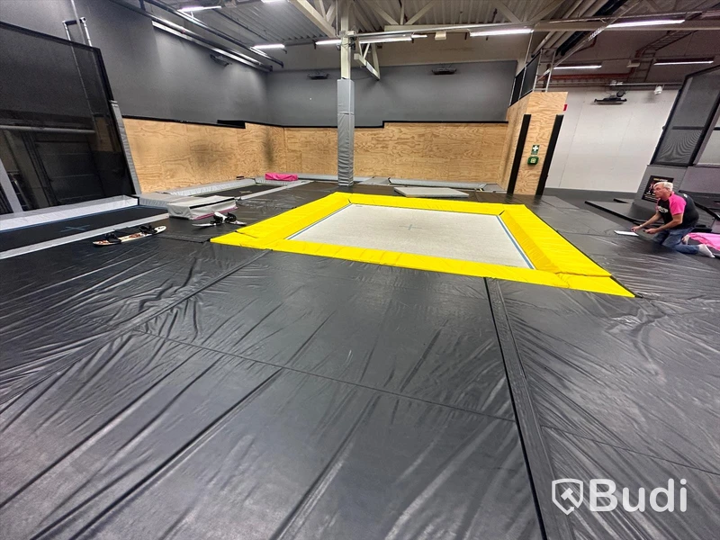 High Performance Arena, 5 st studsmattor