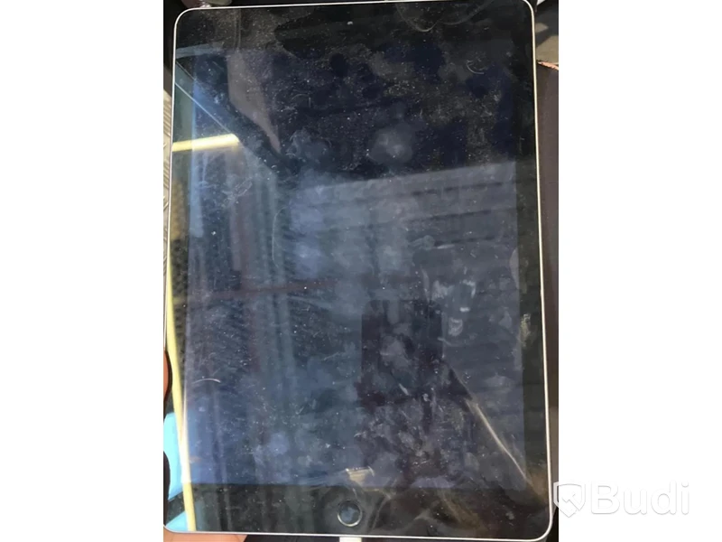 Ljud- och ljusanläggning inkl. stationär dator och iPad för ljudhantering, samt 3 st baslådor