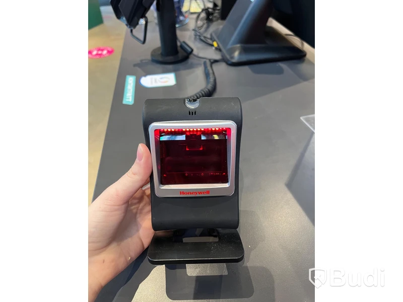 3 st kassastationer Varipos, kassadisk pekskärm 3 st Honeywell scanners & 3 st skrivare