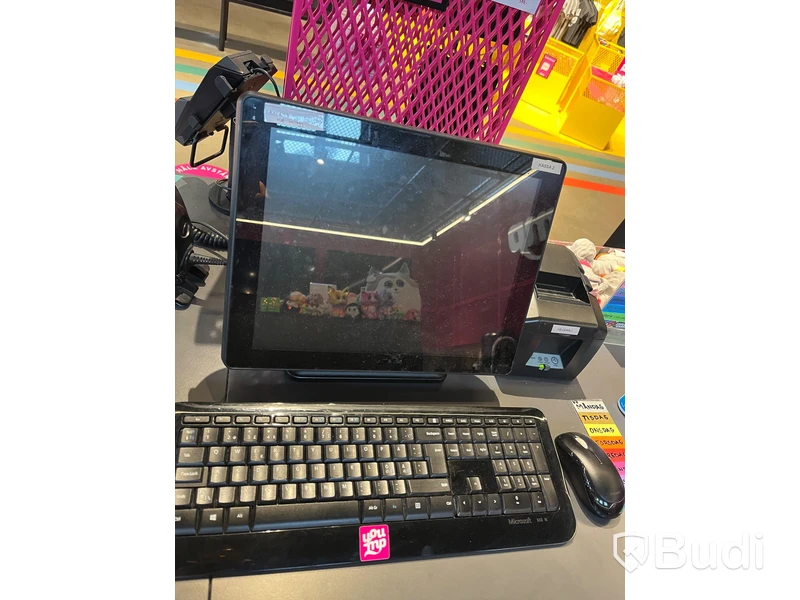 3 st kassastationer Varipos, kassadisk pekskärm 3 st Honeywell scanners & 3 st skrivare