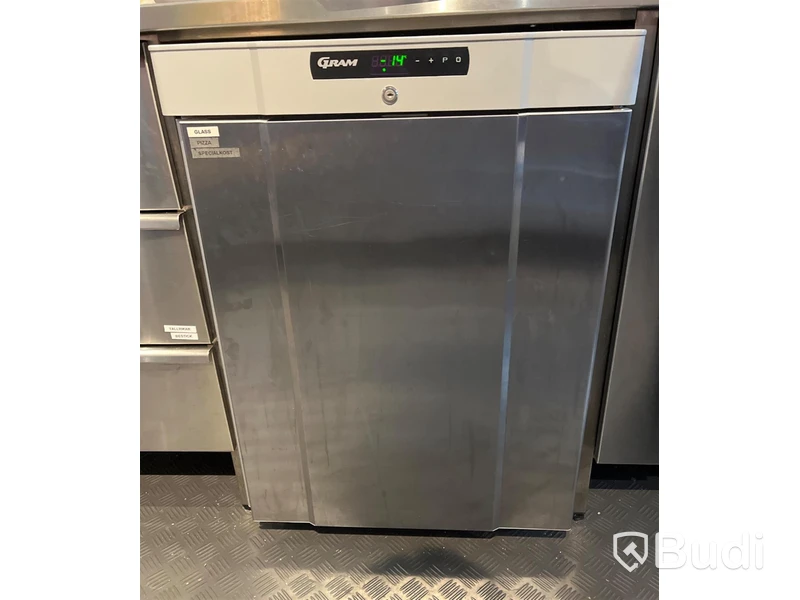 Glassmaskin OneShot och frys Gram, halvhöjd, nypris tillsammans ca 39 000 kr ex moms