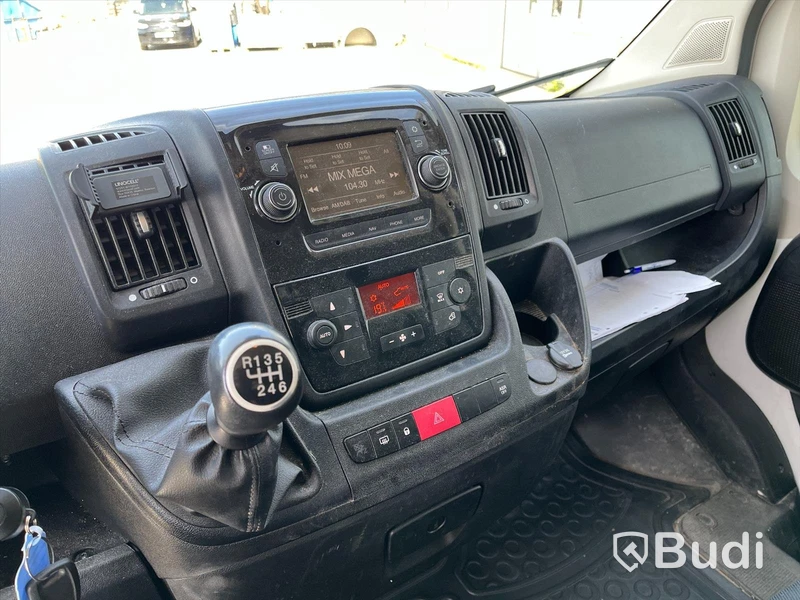 Lätt lastbil Peugeot Boxer Van 335 2.2 BlueHDi | Manuell | 140hk | 2021