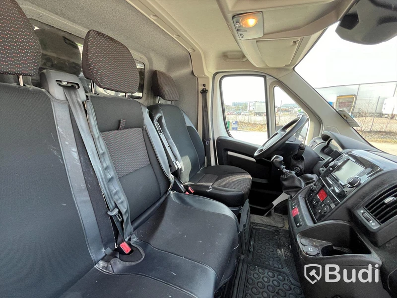 Lätt lastbil Peugeot Boxer Van 335 2.2 BlueHDi | Manuell | 140hk | 2021