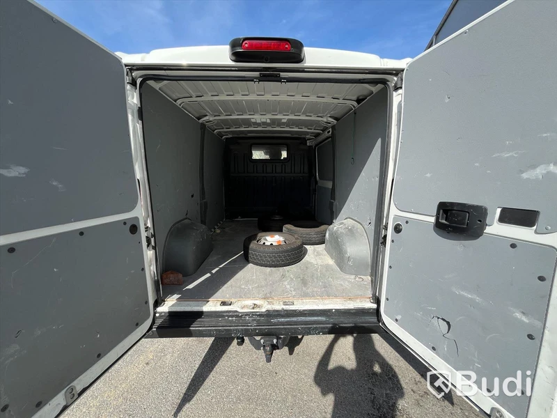 Lätt lastbil Peugeot Boxer Van 335 2.2 BlueHDi | Manuell | 140hk | 2021