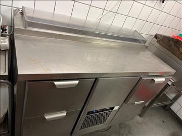 Kylbänk med plockränna