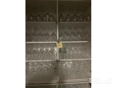 Glas i stor mängd.