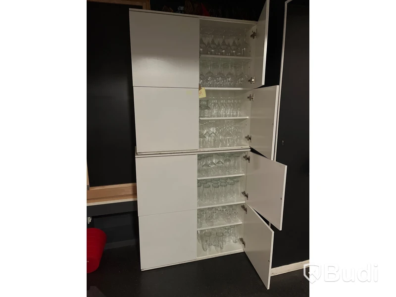 Glas i stor mängd.