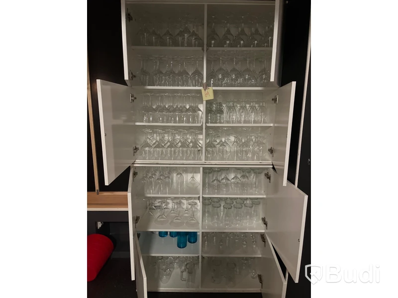 Glas i stor mängd.