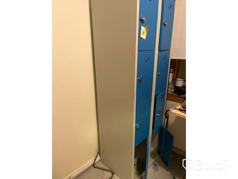Plåtskåp 8 sektioner
