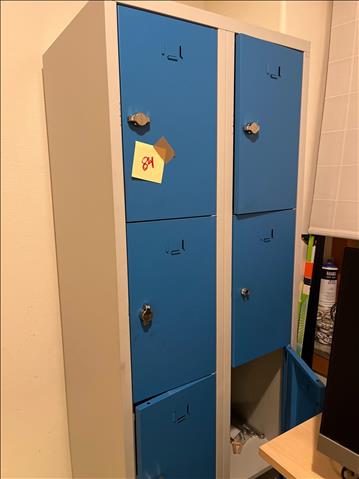 Plåtskåp 8 sektioner