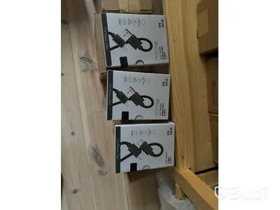 Ca 100 USB-C samt USB-C till lightning kablar